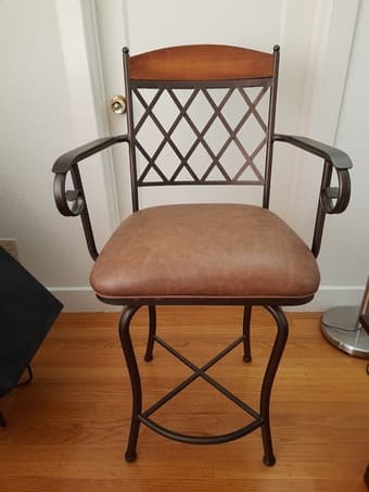 Swiveling Stool 1