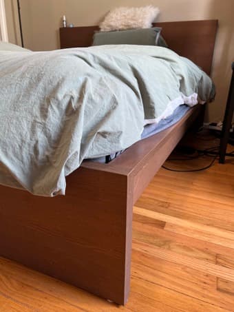 Moving Sale - Furnitures / Bed / Table & Chairs 2