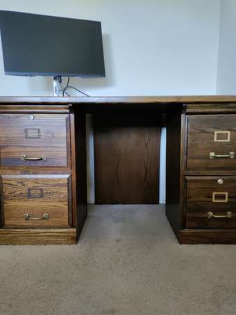 Wood Desk - Excellent conditions 2