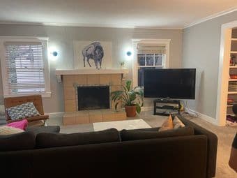 [SEEKING] FEMALE ROOMMATE for a summer subletter in home 1