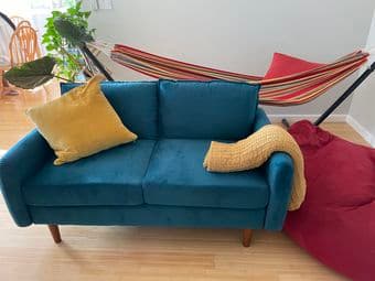 Beautiful teal velvet love seat/ 2-seater couch for sale 1