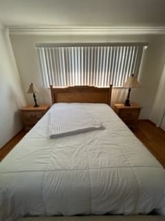 5 Piece Bedroom Set - Queen 1