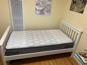 Twin bed + mattress 2