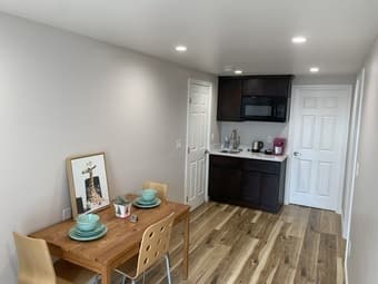 Newly renovated 2b1b furnished apt near YouTube in South San Francisco 1
