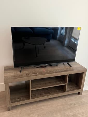 43" SMART TV and console 1