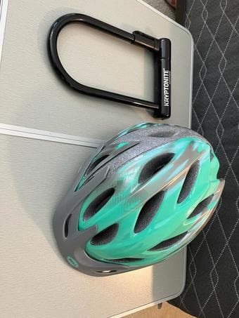 Kryptonite U lock + bike helmet 1