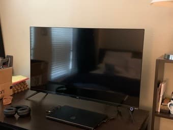 38" TCL ROKU TV FOR SALE ASAP 1