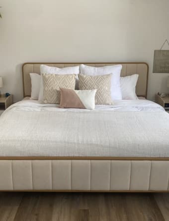 Queen size bed frame 1