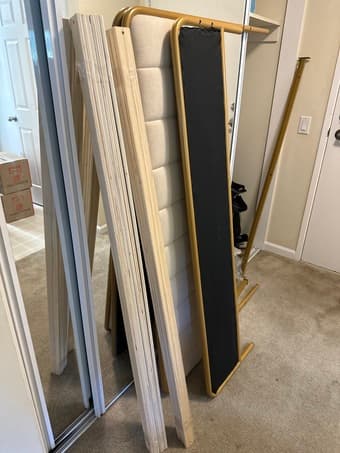 Queen size bed frame 2