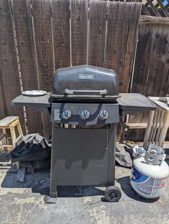 BBQ Gas Grill 1