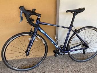 PURPLE GIANT LIV AVAIL ROAD BIKE LIKE NEW 1
