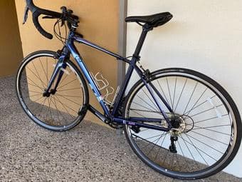 PURPLE GIANT LIV AVAIL ROAD BIKE LIKE NEW 2