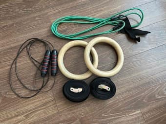 Calisthenics starter pack - gymnastics rings, jump rope, workout band 1