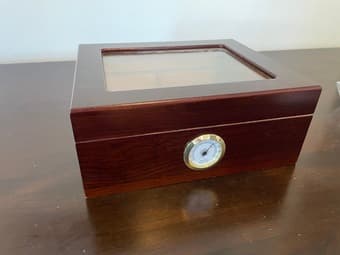Wood humidor 1
