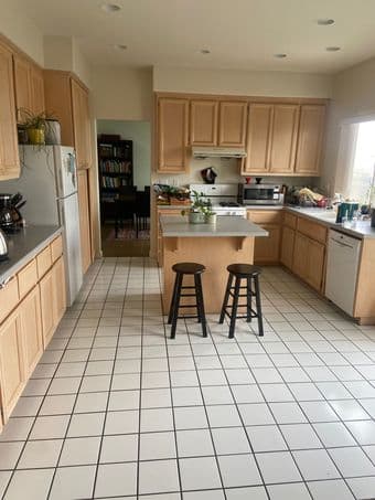 Bedroom in Oceanview Pacifica House - Sublet to Lease - 10/1-11/30 2