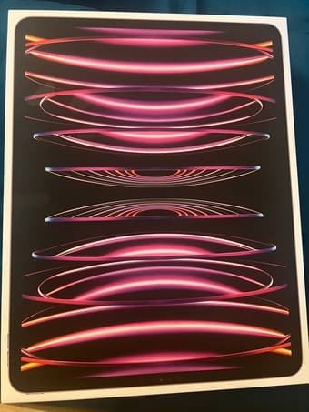 iPad Pro with keyboard (BRAND NEW) 1