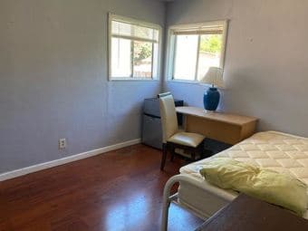 $950 private furnished room in 4br/1BA Menlo Park for rent now 3