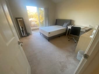 $1300/mo Bedroom in a Safe Mountain View Neighborhood - Female Only! 1