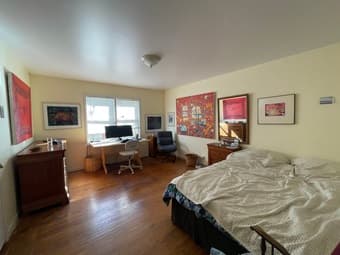 Sunny, Fully Furnished Large Room available in Menlo Park home 1