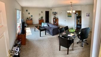 Bedroom with pvte bathroom in cool appartment in downtown Menlo park 1
