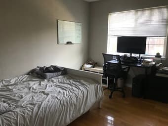 Cozyr bedroom in a 5BR/3.5BA just off of Oregon and Alma 2