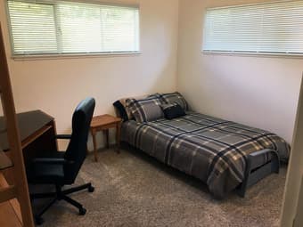 Furnished Bedroom Walking Distance to Stanford 1