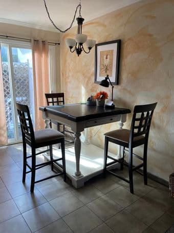 Looking for roommate, 2p/1b FURNISHED Apartment Downtown Menlo Park 1