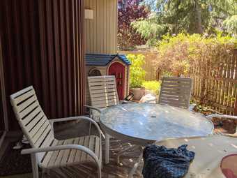Outdoor Patio table (round table) and 4 chairs set 2