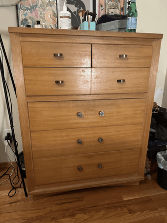 Dresser 1