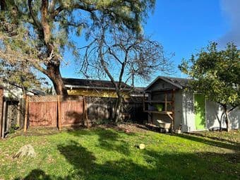 $400 / 200ft2 - Garage space for rent (redwood city) - $400 @stanford. 3