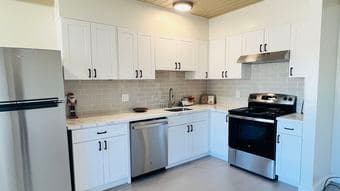 Redwood City 94061】 【1B1B Apt】【available now】 1