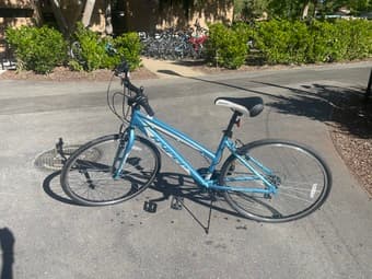 Hybrid 700c Bike - BRAND NEW 1