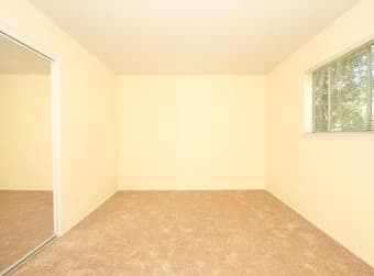 1B available in 2B/1B Apt (only female) 2