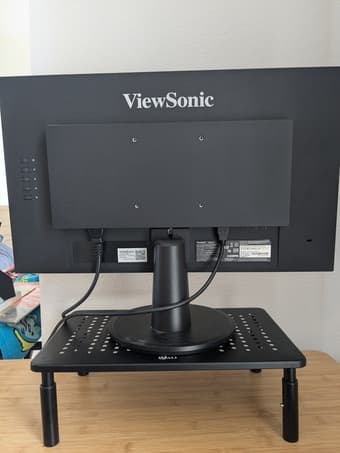 24" Monitor + Stand 3