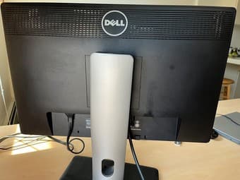 22'' Monitor 2
