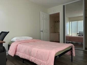 Private Bedroom On-Campus near Stanford Medical School 1