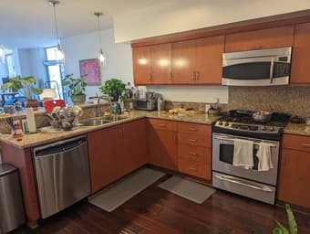 Beautiful huge 1B1B apt Uptown Oakland next to Bart Sep - Nov flexible 2