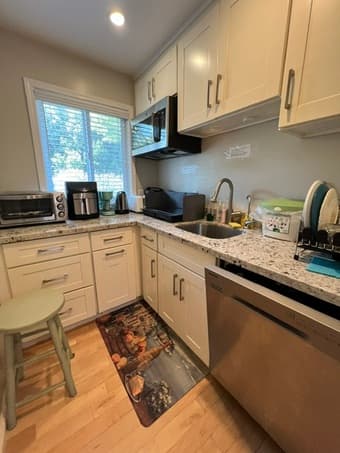 New Furnished Room Walk to Stanford In Palo Alto for Female 3