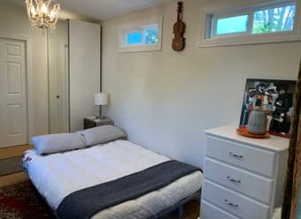 Charming cottage studio near Stanford 2