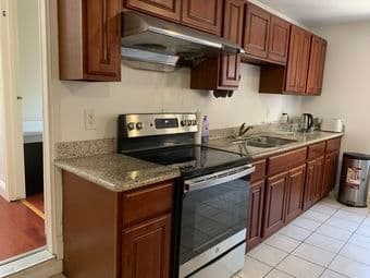 Furnished room available near Stanford 3