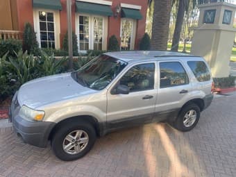 Ford Escape 2006 - Clean Title - 179K miles 3