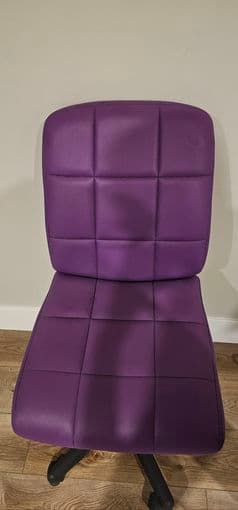 Gently Used Purple Executive Chair – Comfortable & Stylish 1