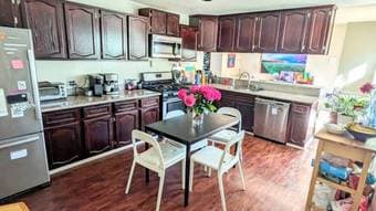 Furnished Room in House w/other young professionals_menlo park_$1450 3
