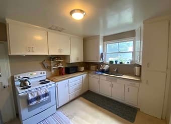 Room for Rent in 3bd/1.5ba in Mountain View 2