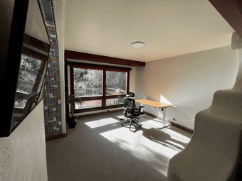 Stanford-Area Master Bedroom + Private Spacious Bath 3