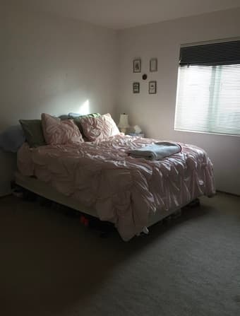 [Female Only] Room for rent near downtown Menlo Park, start May 1st 2