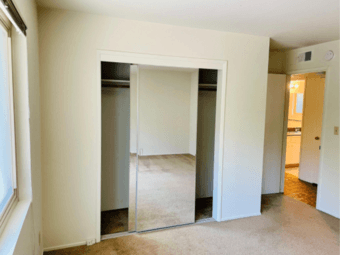 Large single room in apartment unit 1250/month downtown Palo Alto 1