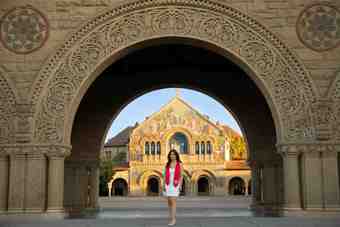 Capture Your Graduation Memories At An Affordable Price! 1