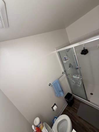 1B/1B in a 2B/3B oakcreek apartments Starting July 1st. 2