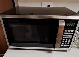 Selling Microwave 1